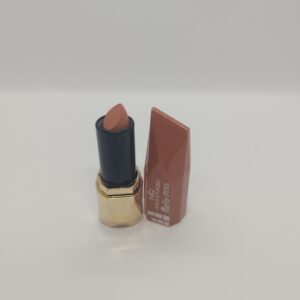 Labial nude matte